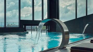 Käsi- ja jalkahoitoja