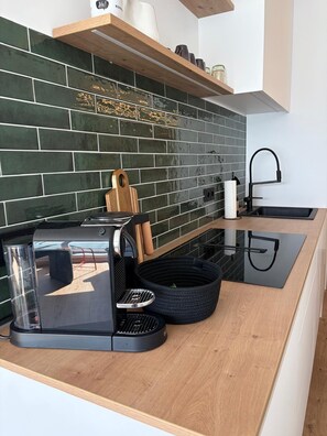 Kühlschrank, Herdplatte, Geschirrspüler