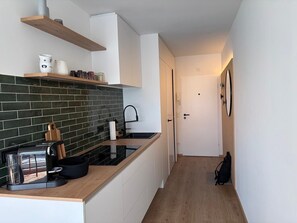 Kühlschrank, Herdplatte, Geschirrspüler
