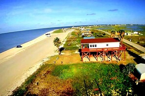 Beach - Beach Front Cottage - Head on the cloud, toes on the sand (Port Lavaca)