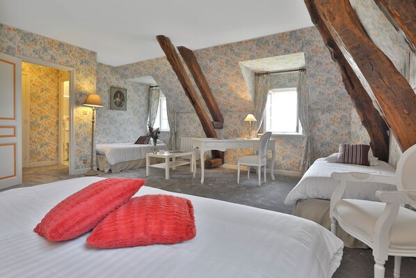 1 bedroom, desk, iron/ironing board, free WiFi