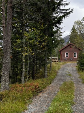 Exterior - Tronstadbu – Historic mountain cabin near Geirangerfjord (Møre og Romsdal)