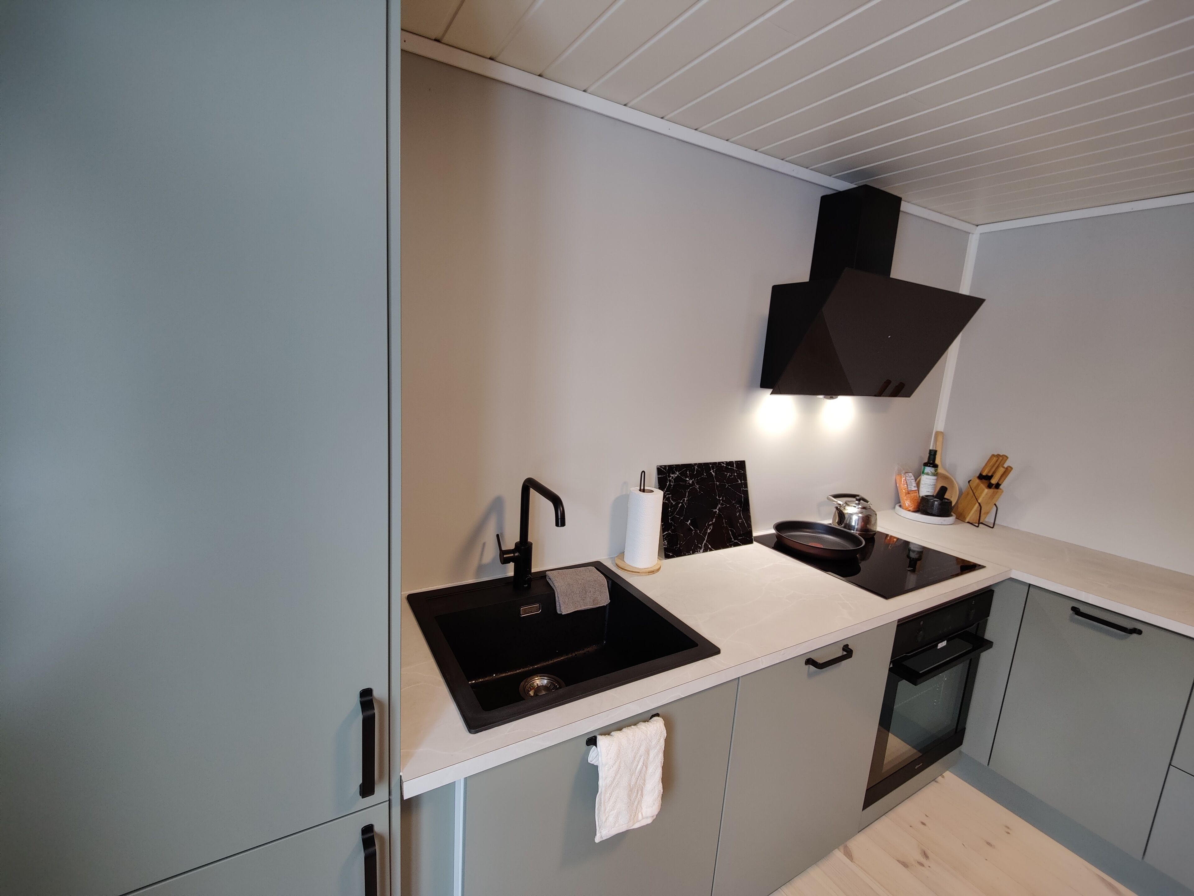 Réfrigérateur, four, plaque de cuisson, lave-vaisselle