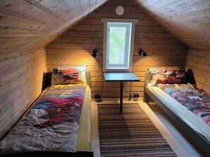 3 bedrooms, travel cot, free WiFi, bed sheets - Tronstadbu – Historic mountain cabin near Geirangerfjord (Møre og Romsdal)