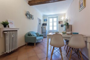 Apartment | Living area - Quartieri Central Home by Wonderful Italy (Turin)