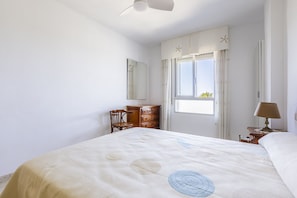 2 habitaciones, tabla de planchar con plancha y wifi gratis 