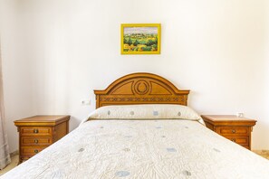 2 slaapkamers, een strijkplank/strijkijzer, gratis wifi, beddengoed