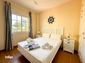 2 chambres, fer et planche à repasser, Wi-Fi gratuit, draps fournis