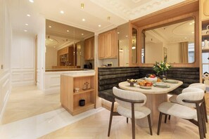 Dining - A Sublime 2-BR/2BA with Services in Champs-Elysées (Paris)