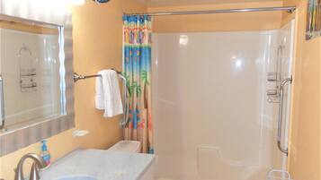 Douche, serviettes fournies