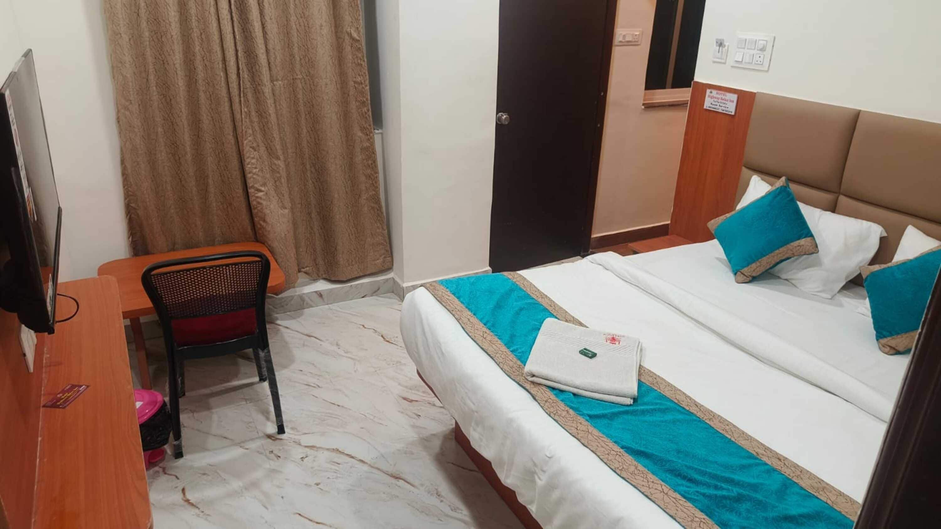 Caja de seguridad en la habitación y escritorio 