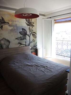 1 dormitori, planxa i posts de planxar, wifi i roba de llit 