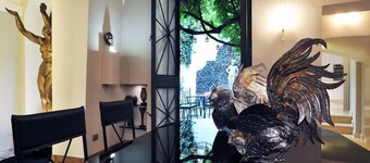 La Palazzina Santa Dorotea, splendid Rome Townhouse with courtyard garden
