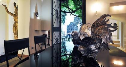 La Palazzina Santa Dorotea, splendid Rome Townhouse with courtyard garden