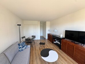 TV