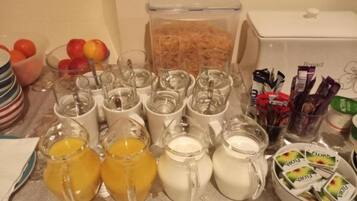 Free daily continental breakfast