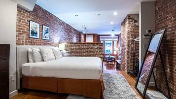 1 bedroom, desk, iron/ironing board, WiFi