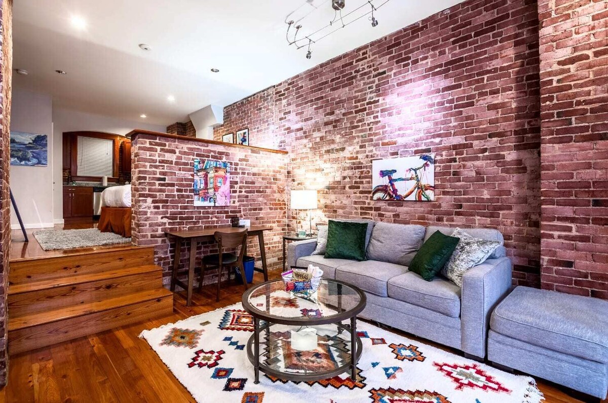 Historic Brick Apt North End