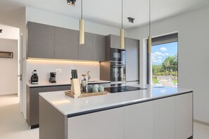 Fridge, microwave, oven, dishwasher