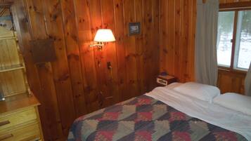 1 bedroom, bed sheets