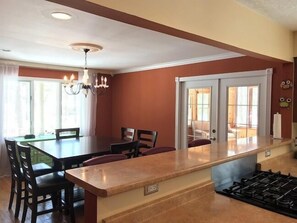 Dining - Estrold's Resort- Main Lodge (St.Germain)