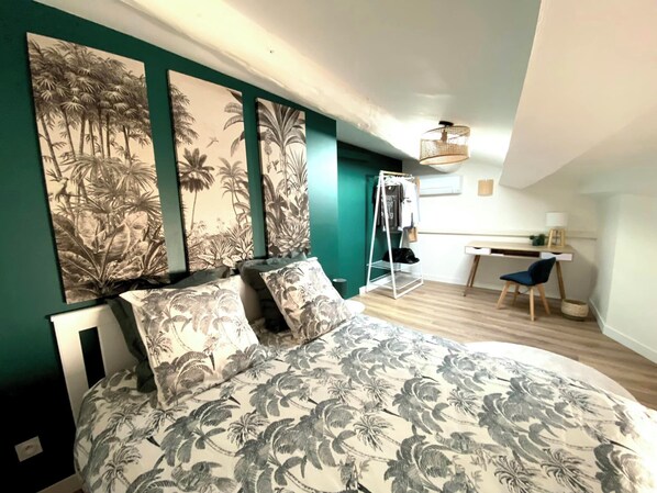 2 bedrooms, desk, iron/ironing board, free WiFi