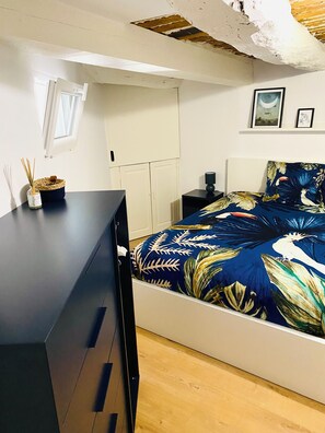 2 bedrooms, desk, iron/ironing board, free WiFi