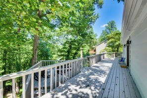 House (2 Bedrooms) | Interior - Waterfront Gainesville Home w/ Private Boat Dock! (Gainesville)