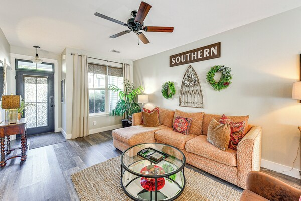 1 Mi To Old Town: Cheerful Bluffton Townhome! - Bluffton, SC