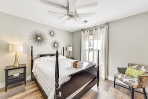 Apartment (2 Bedrooms) | Interior - 1 Mi to Old Town: Cheerful Bluffton Townhome! (Bluffton)