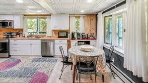 Coffee/tea maker, microwave, oven, stovetop