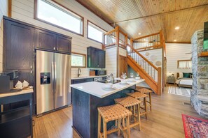 House (0 Bedroom) | Interior - Tree-lined Broken Bow Studio Cabin w/ Hot Tub! (Broken Bow)