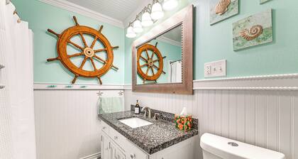 9 Mi to Dtwn: Fort Worth Home w/ Patio & Yard
