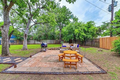 9 Mi to Dtwn: Fort Worth Home w/ Patio & Yard