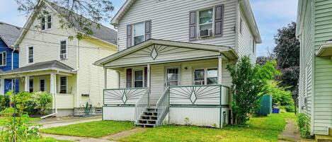 Apartment (2 Bedrooms) | Front of property