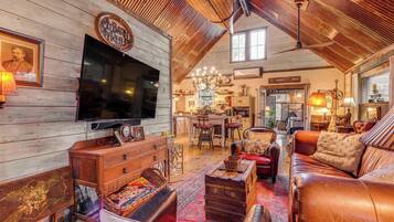 House (1 Bedroom) | Interior