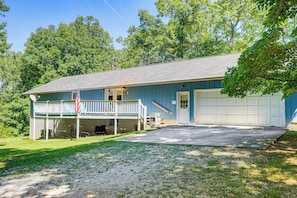 Interior - Peaceful Harrison Home w/ Porch & Grill! (Harrison)