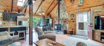 Woodsy Beaver Cove Cabin w/ Deck & Fire Pit!