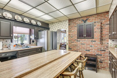 15 Mi to Seven Springs Resort: Somerset Home!