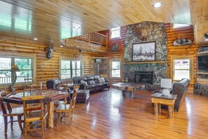 House (3 Bedrooms) | Interior - Rustic Retreat in Hickman on 160 Acres w/ Views! (Hickman)
