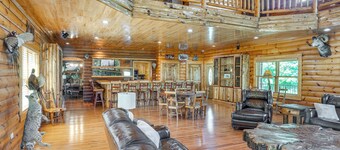 Rustic Retreat in Hickman on 160 Acres w/ Views!