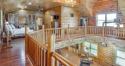 Rustic Retreat in Hickman on 160 Acres w/ Views!