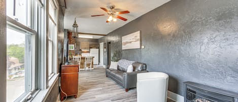 House (2 Bedrooms) | Interior