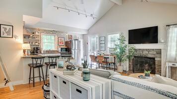 Cottage (2 Bedrooms) | Interior