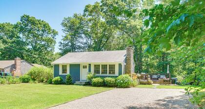 Charming Cape Cod Cottage: 4 Mi to Bristol Beach!