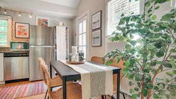 Cottage (2 Bedrooms) | Interior