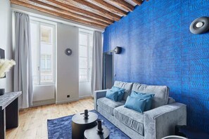 Unclassified image, 4 of 11, button - Charming Apartment Center of Paris (Paris)