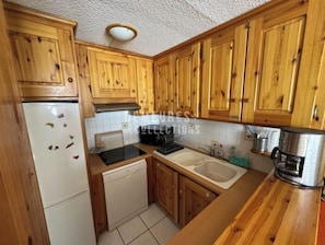 Refrigerador, microondas, parrilla de estufa y lavavajillas