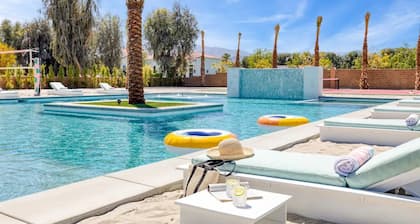 Nahana Desert Oasis with massive pool, pickleball, beach volleyball, bocce!