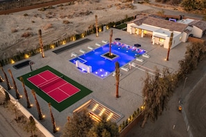 Exterior - Nahana Desert Oasis with massive pool, pickleball, beach volleyball, bocce! (Indio)